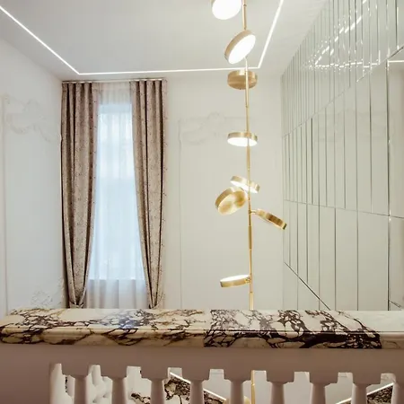 The Crown Boutique & Tirana