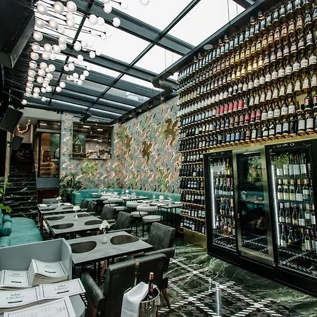 The Crown Boutique & Tirana