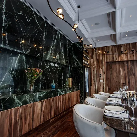 The Crown Boutique & Hotel 4*