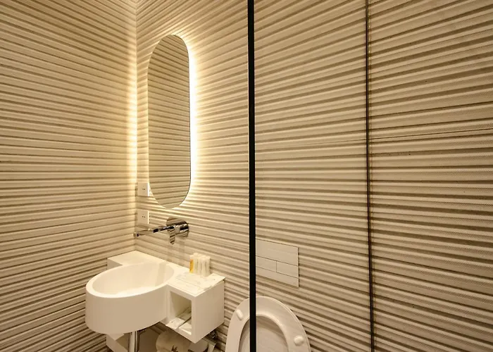 The Crown Boutique & Hotel 4*