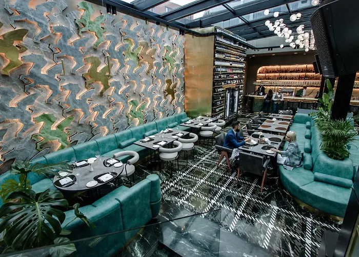 Hotel The Crown Boutique & Tirana