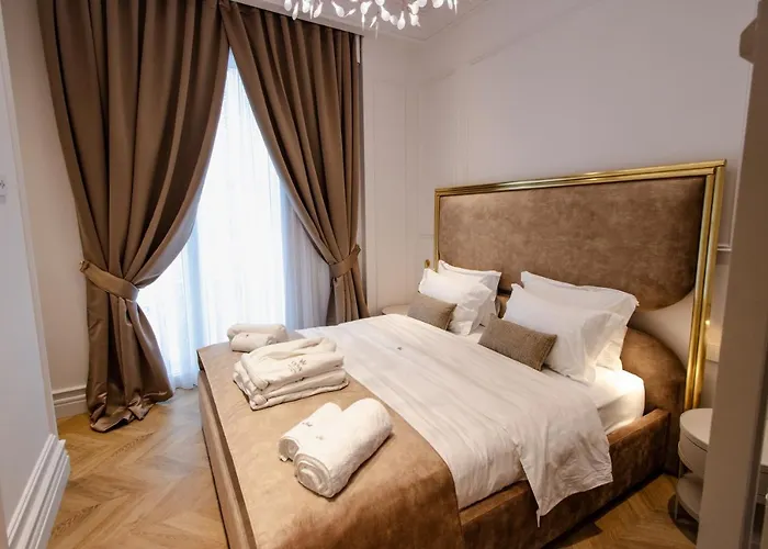 The Crown Boutique & Hotel 4*