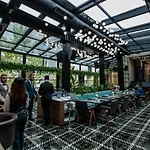 Ξενοδοχείο The Crown Boutique & 4*