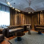 The Crown Boutique & Ξενοδοχείο
