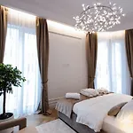 Ξενοδοχείο The Crown Boutique & Τίρανα