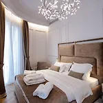 The Crown Boutique & Ξενοδοχείο