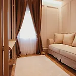 The Crown Boutique & Ξενοδοχείο