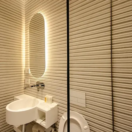 The Crown Boutique & Hotel 4*