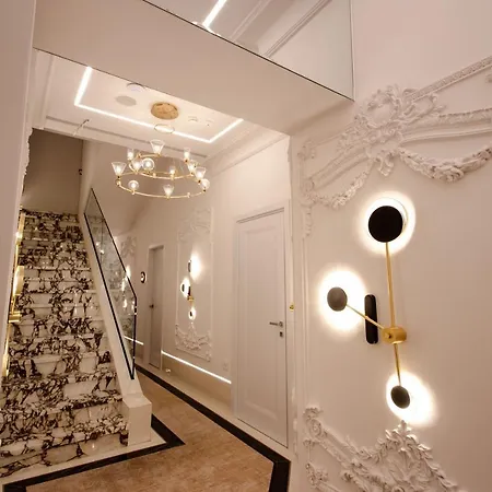 The Crown Boutique & Tirana