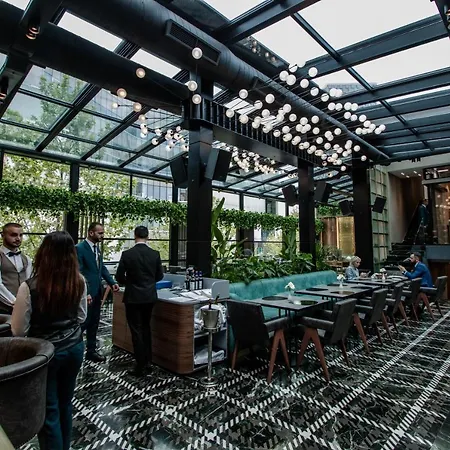 فندق The Crown Boutique & 4*