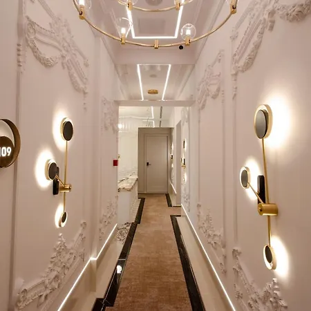 فندق The Crown Boutique & تيرانا
