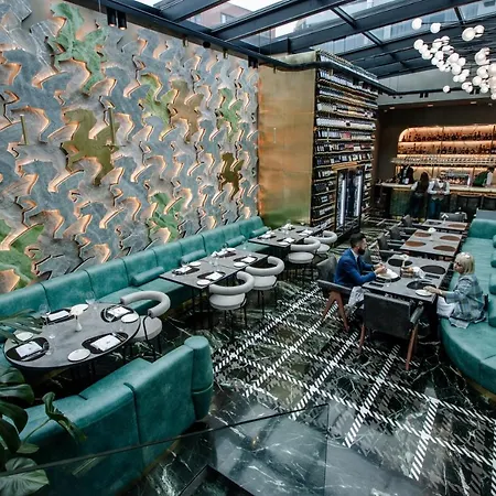 Hotel The Crown Boutique & Tirana