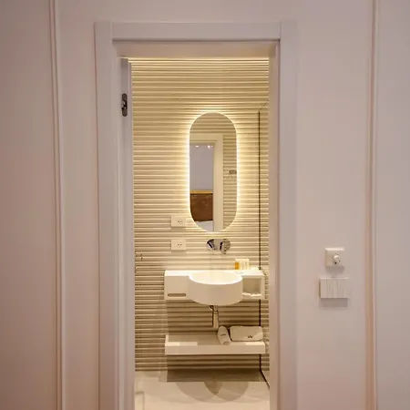 فندق The Crown Boutique & تيرانا