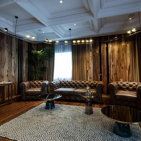 فندق The Crown Boutique &