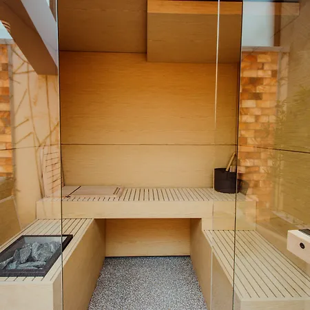 The Crown Boutique & Tirana