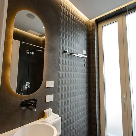 فندق The Crown Boutique & تيرانا