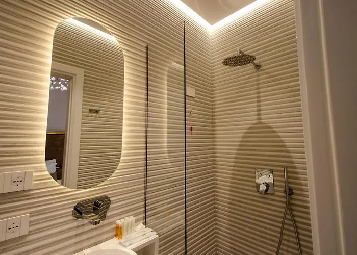 The Crown Boutique & Hotel 4*