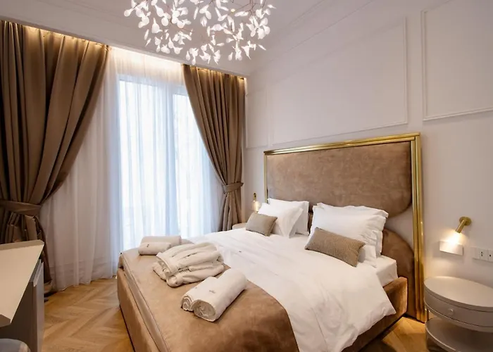 The Crown Boutique & 4* Tirana