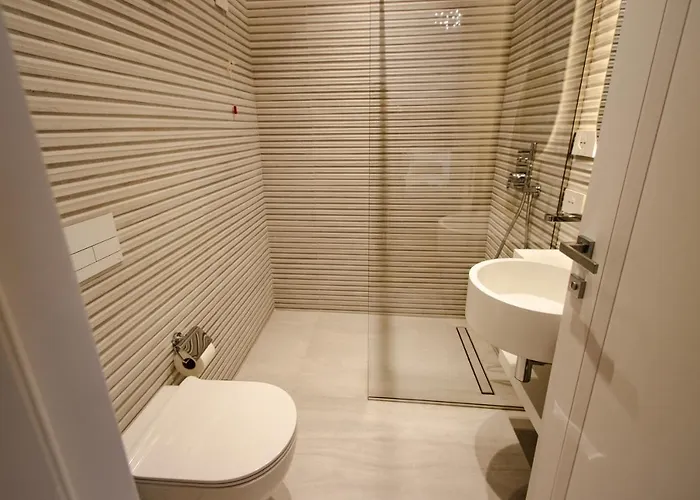 The Crown Boutique & Tirana